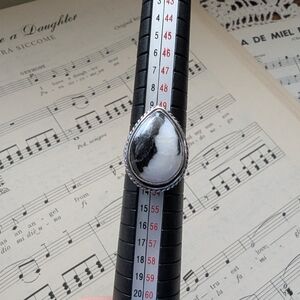 Silvertone and Black White Stone Teardrop Ring Size 6